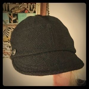 Pistil wool black cap
